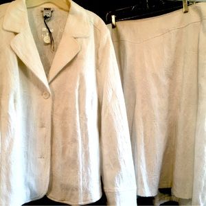 20W 2Pc Jacket and Skirt Nwot White   in White